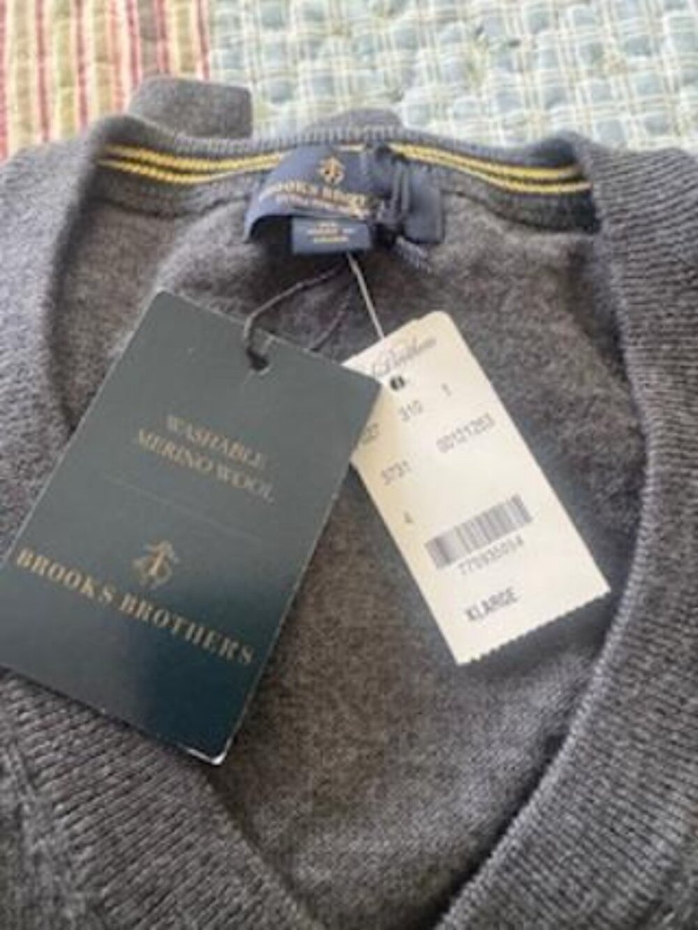 Men's Brooks Brothers V Neck Sweater - Picture 3 of 4